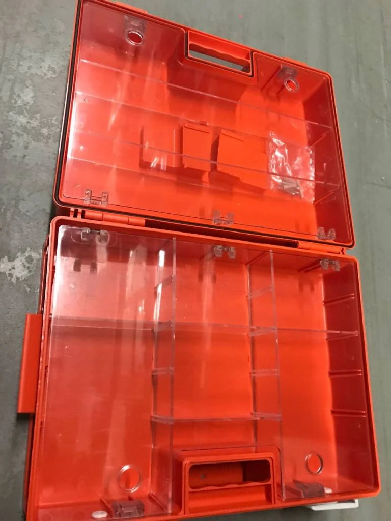 8886